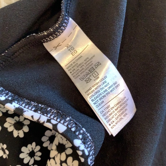 Old Navy Floral Bustier One-piece bathing suit - Picture 5 of 8